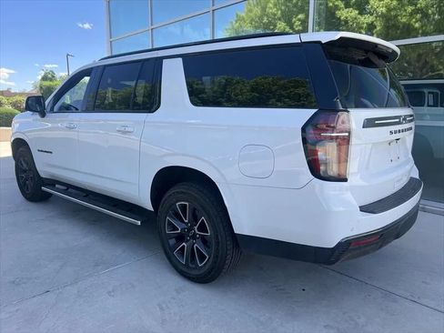 Used 2022 Chevrolet Suburban Z71 w/ Luxury Package AWD/4WD image 5