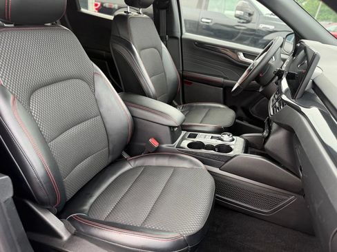 Certified 2023 Ford Escape ST-Line Elite AWD/4WD image 12