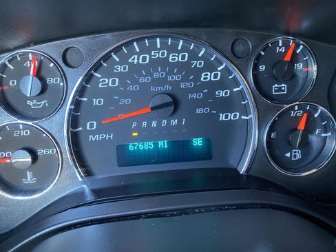 Used 2017 Chevrolet Express 3500 LT w/ LT Preferred Equipment Group image 23