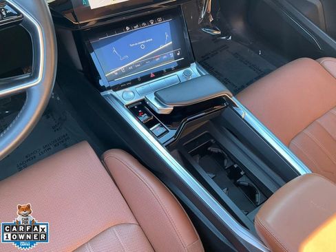 Used 2019 Audi e-tron Prestige w/ Prestige Package image 47