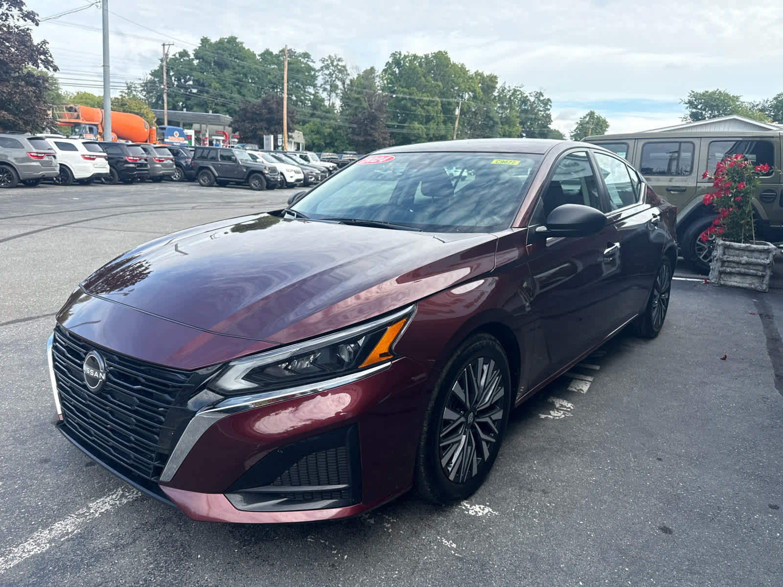 Used 2024 Nissan Altima 2.5 SV FWD image 8