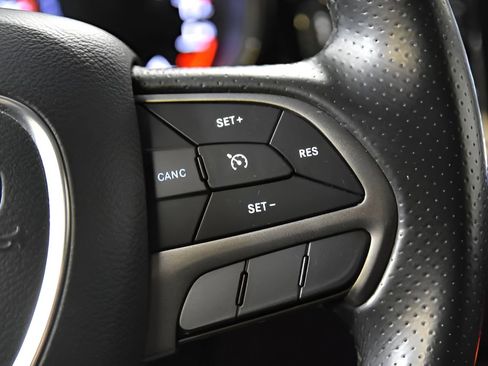 Used 2022 Dodge Durango SXT image 23