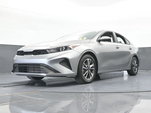 Used 2023 Kia Forte LXS image 47