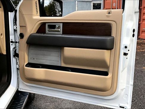 Used 2014 Ford F150 Lariat w/ Equipment Group 502A Luxury image 22