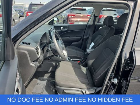 Used 2025 Hyundai Venue SEL FWD image 11