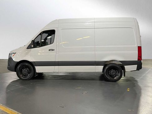 Used 2025 Mercedes-Benz Sprinter 2500 image 6