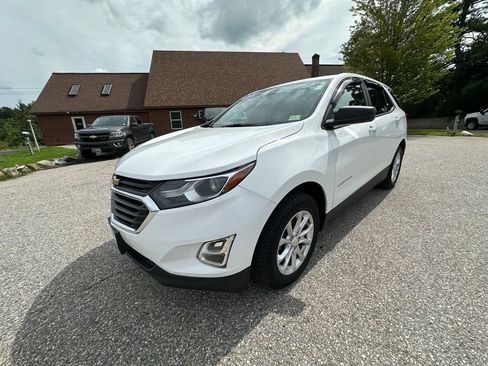 Used 2020 Chevrolet Equinox LS w/ LS Convenience Package AWD/4WD image 1
