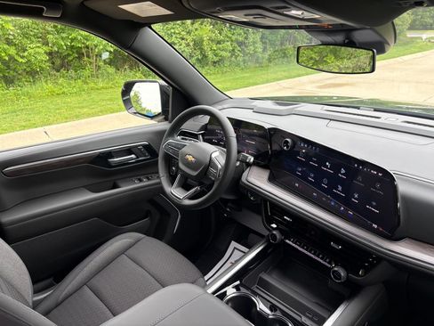 New 2026 Chevrolet Tahoe LS w/ LS Custom Edition AWD/4WD image 34