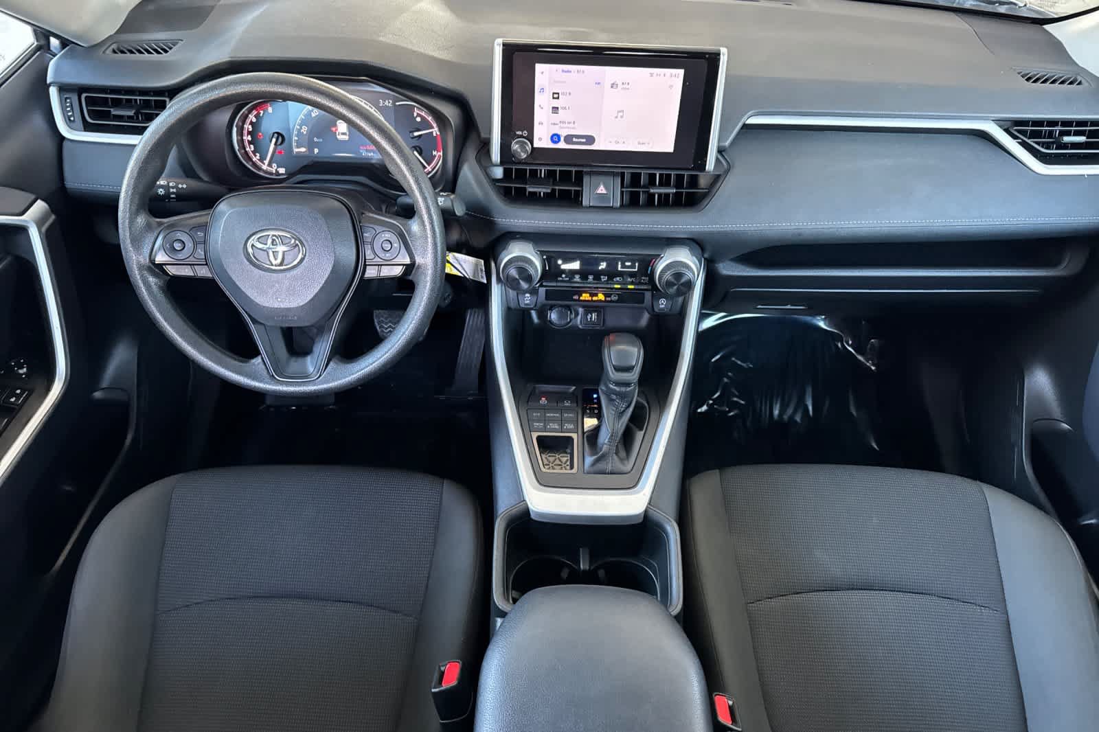 Certified 2024 Toyota RAV4 LE AWD/4WD image 3