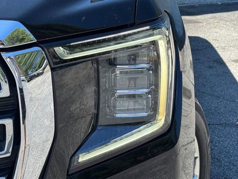 Used 2021 GMC Yukon XL SLT RWD image 4