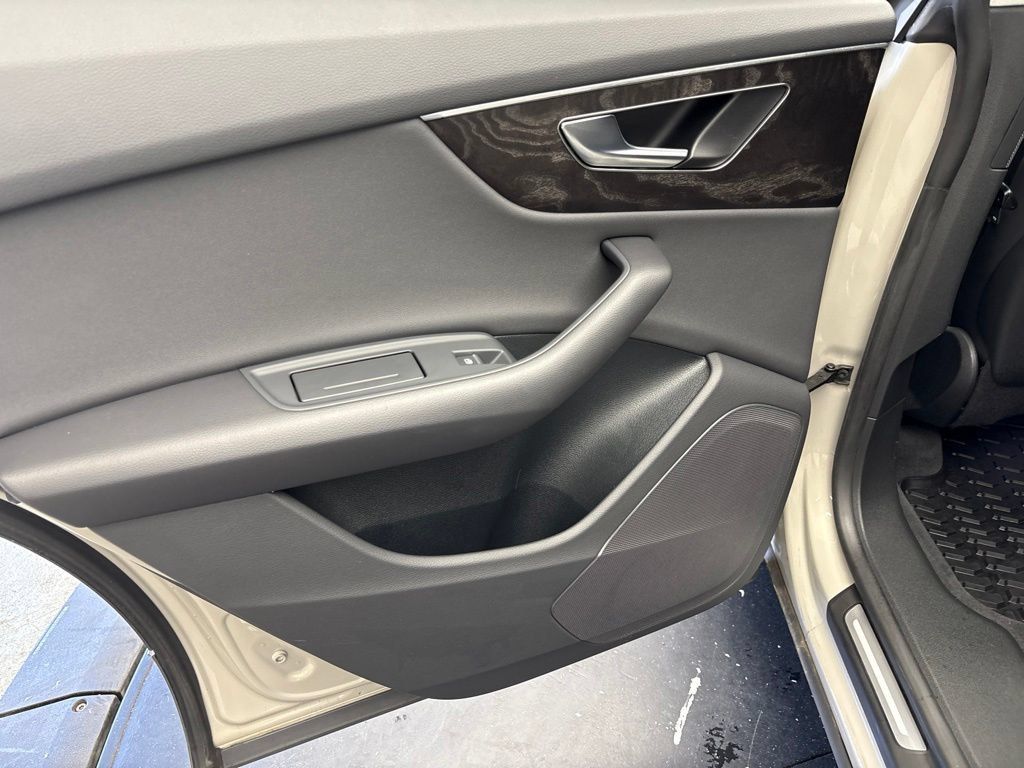 Certified 2023 Audi Q8 Premium AWD/4WD image 20