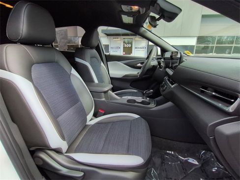 Used 2024 Buick Envista Preferred w/ Advanced Safety Package image 24