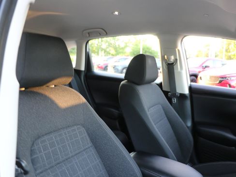 Used 2023 Honda HR-V LX image 7