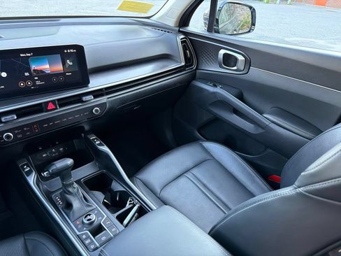 Certified 2025 Kia Sorento S AWD/4WD image 26