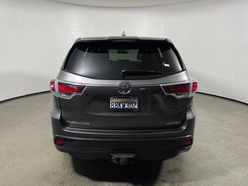 Used 2016 Toyota Highlander Plus AWD/4WD image 4
