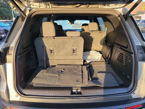Used 2024 Chevrolet Traverse LT image 22