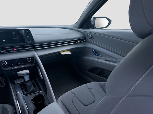 New 2026 Hyundai Elantra Sport FWD image 16