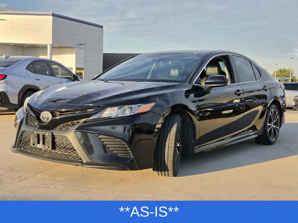 Used 2018 Toyota Camry SE w/ Moonroof Package FWD image 2