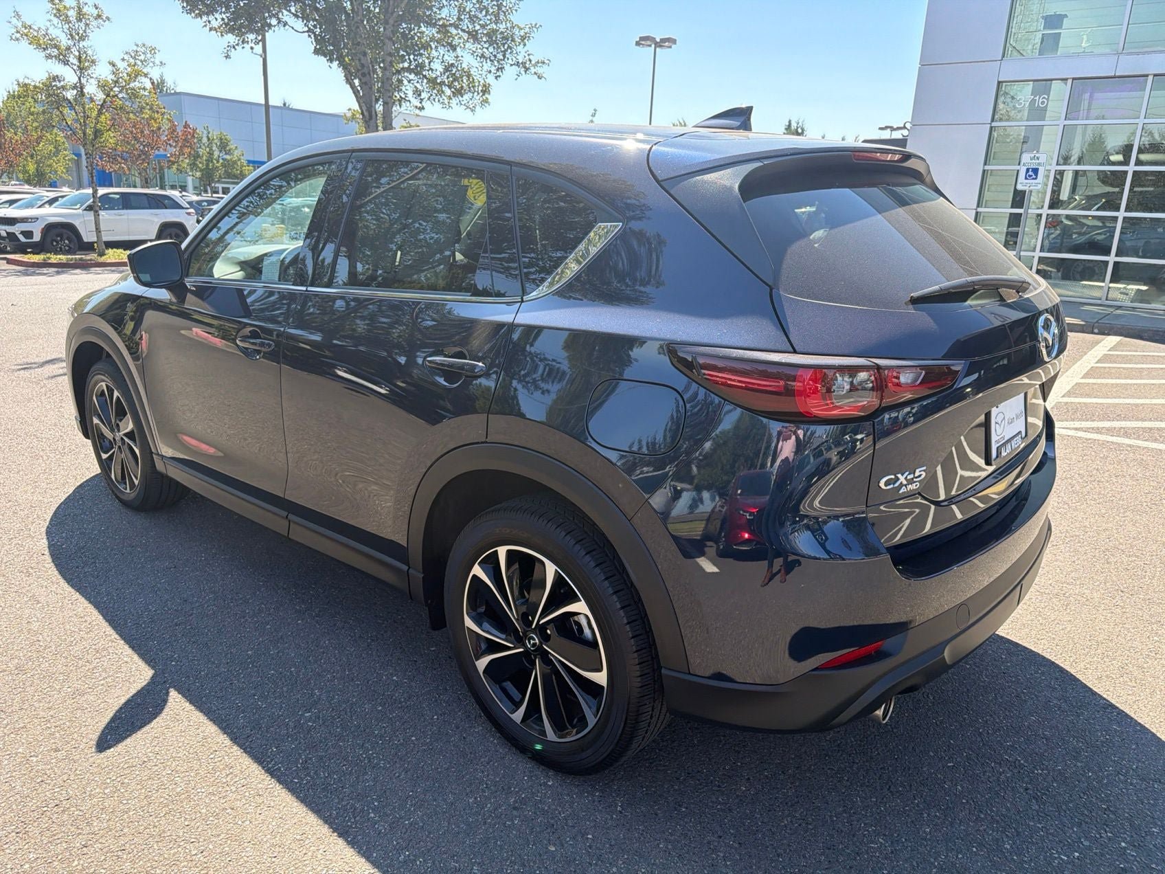 Used 2023 MAZDA CX-5 AWD 2.5 S w/ Premium Package image 2