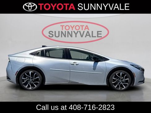 Used 2026 Toyota Prius Plug-In Hybrid FWD image 9