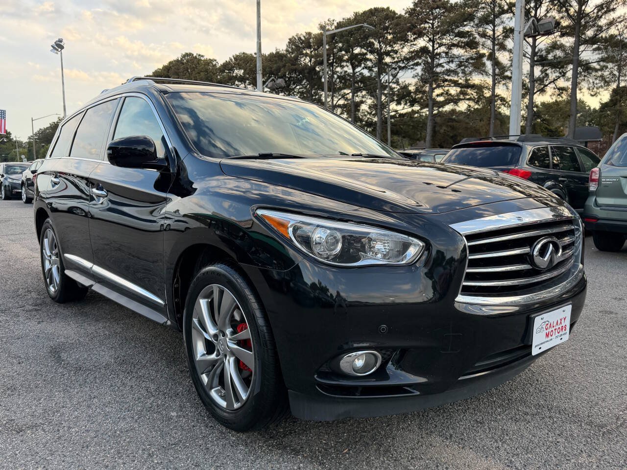 Used 2015 INFINITI QX60 Luxe w/ Deluxe Touring Package AWD/4WD image 4