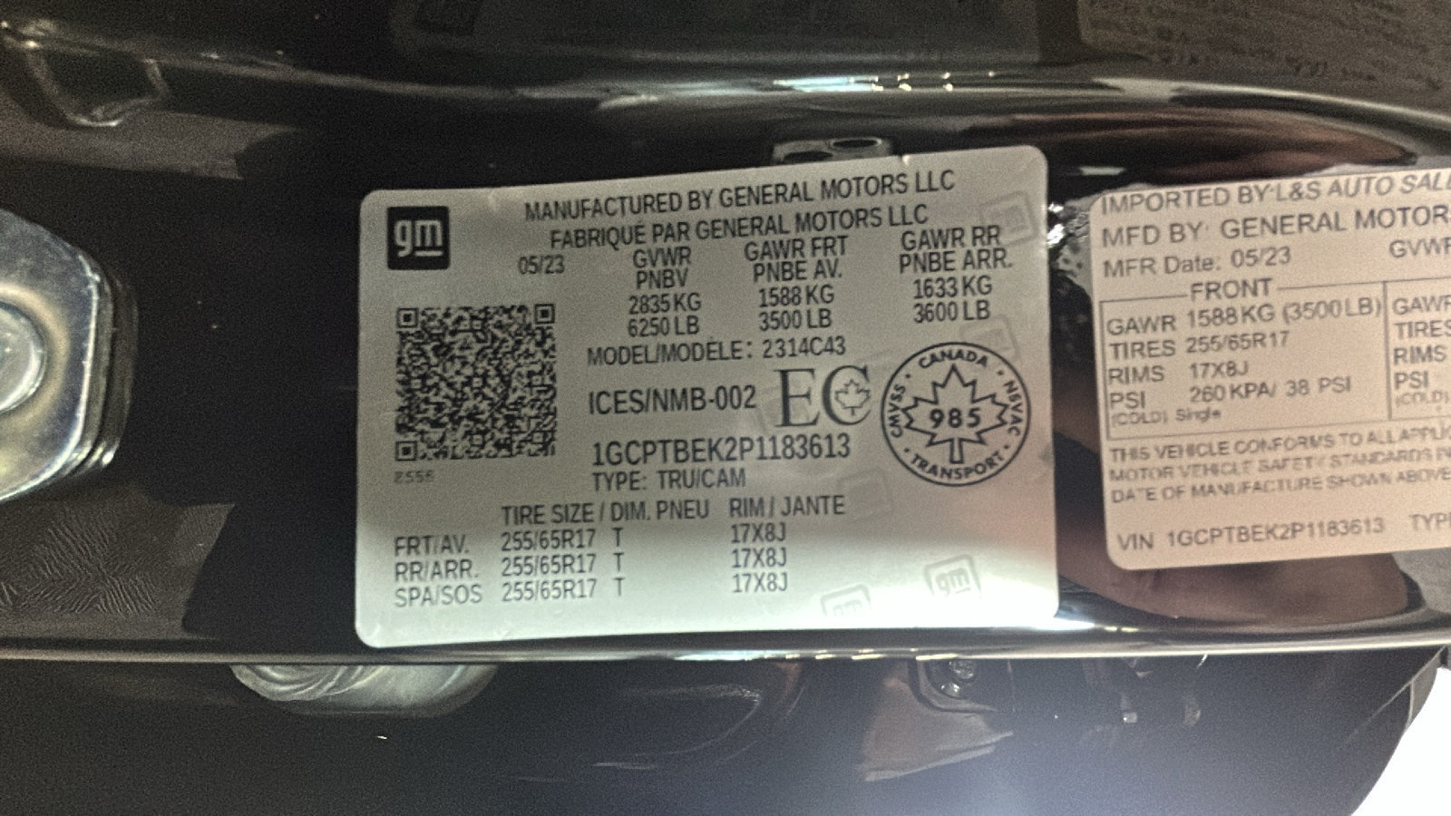 Used 2023 Chevrolet Colorado W/T w/ LPO, Pro Essentials Package AWD/4WD image 11