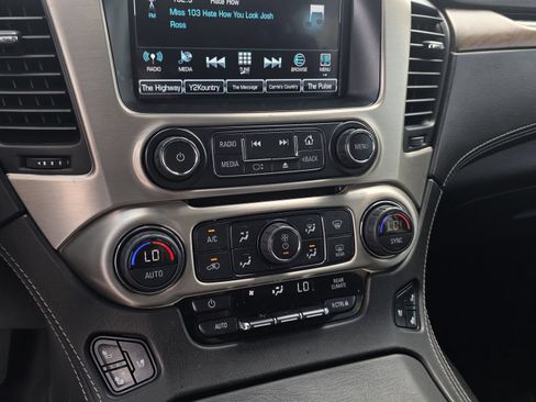 Used 2020 GMC Yukon Denali w/ Denali Ultimate Package AWD/4WD image 13