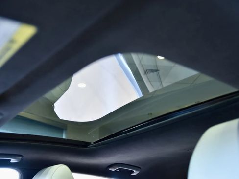 Used 2023 Genesis G70 3.3T w/ Sport Prestige Package image 19