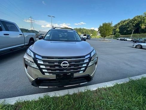 Used 2025 Nissan Rogue Platinum w/ Platinum Premium Package AWD/4WD image 8