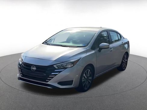 Used 2025 Nissan Versa SV FWD image 7