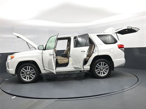 Used 2012 Toyota 4Runner Limited image 31