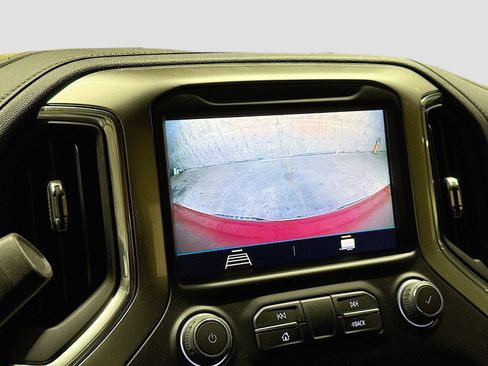 Used 2021 Chevrolet Silverado 1500 LT w/ Z71 Off-Road Package AWD/4WD image 17