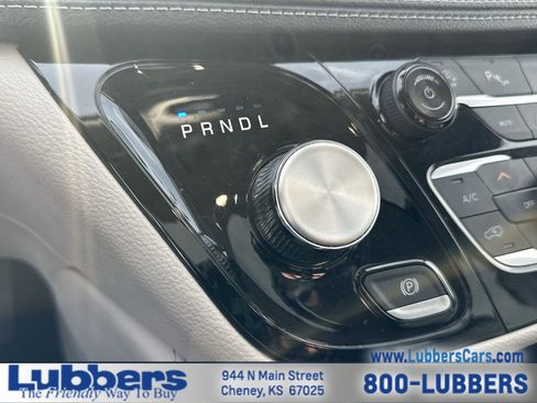 Used 2024 Chrysler Pacifica Limited image 20