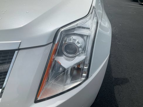 Used 2011 Cadillac SRX Luxury FWD image 9