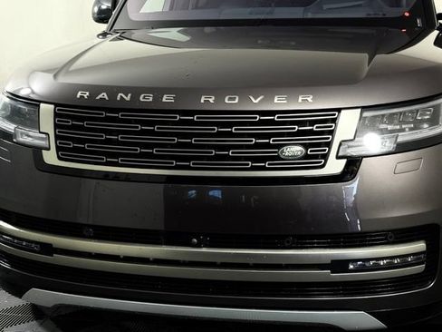 Used 2023 Land Rover Range Rover SE AWD/4WD image 12