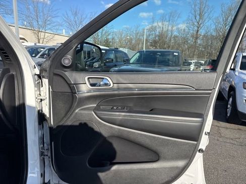 Used 2022 Jeep Grand Cherokee Limited image 34