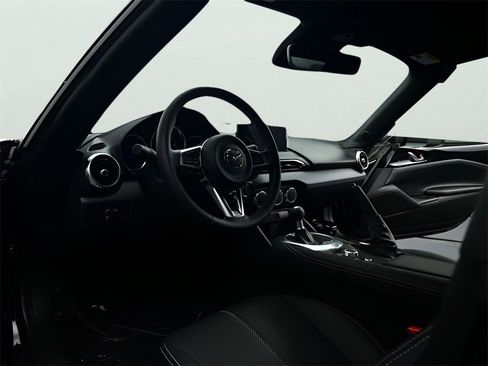 New 2025 MAZDA MX-5 Miata RF Grand Touring image 3