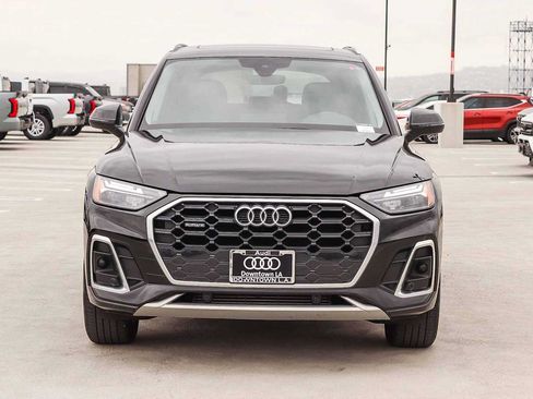 Used 2023 Audi Q5 2.0T Premium w/ Convenience Package AWD/4WD image 2