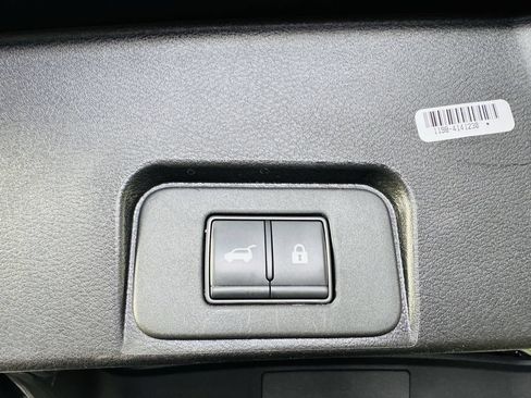 Used 2025 Nissan Rogue SV FWD image 27