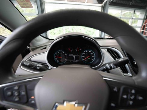 Used 2025 Chevrolet Malibu LT FWD image 15