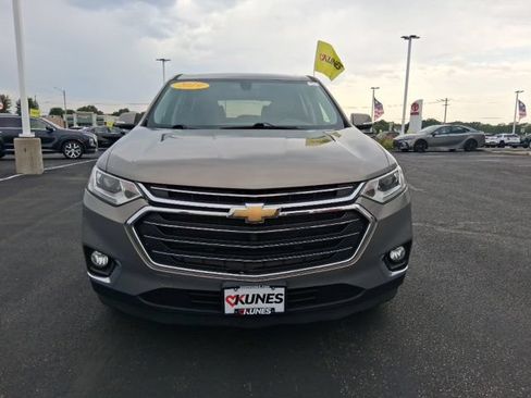 Used 2019 Chevrolet Traverse LT w/ LPO, Cargo Package AWD/4WD image 2