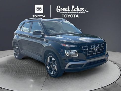 Used 2025 Hyundai Venue SEL FWD image 7