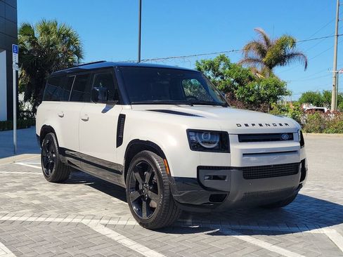 New 2026 Land Rover Defender 130 X-Dynamic SE AWD/4WD image 7