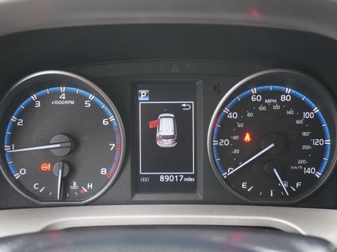 Used 2018 Toyota RAV4 XLE FWD image 16