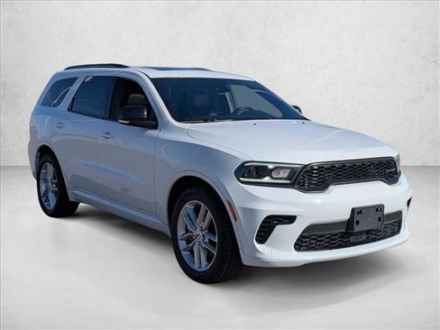 Used 2024 Dodge Durango GT image 3