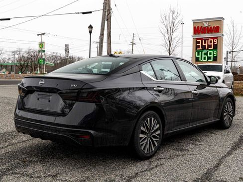 Used 2024 Nissan Altima 2.5 SV image 6
