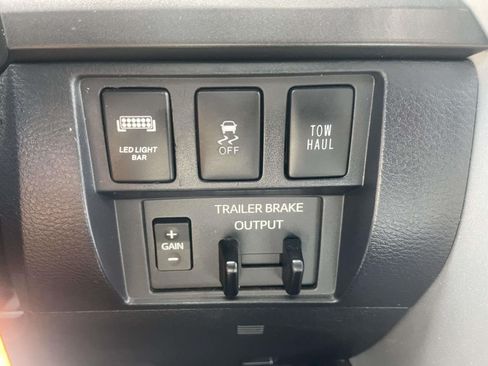 Used 2019 Toyota Tundra SR5 AWD/4WD image 24