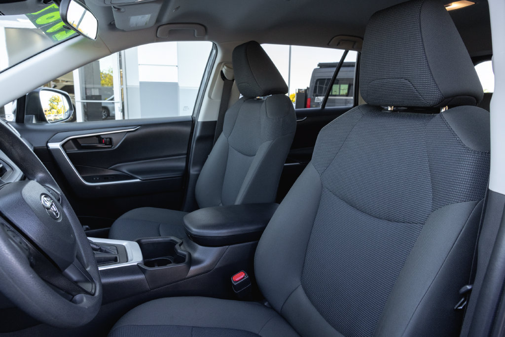 Certified 2023 Toyota RAV4 LE FWD image 11