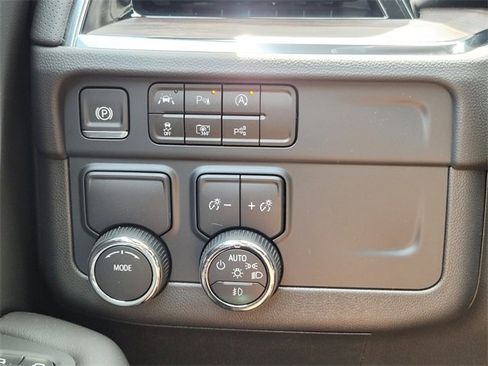 New 2025 Chevrolet Suburban Premier image 20