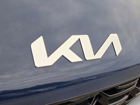 Certified 2025 Kia Sorento S w/ Panoramic Sunroof Package FWD image 5